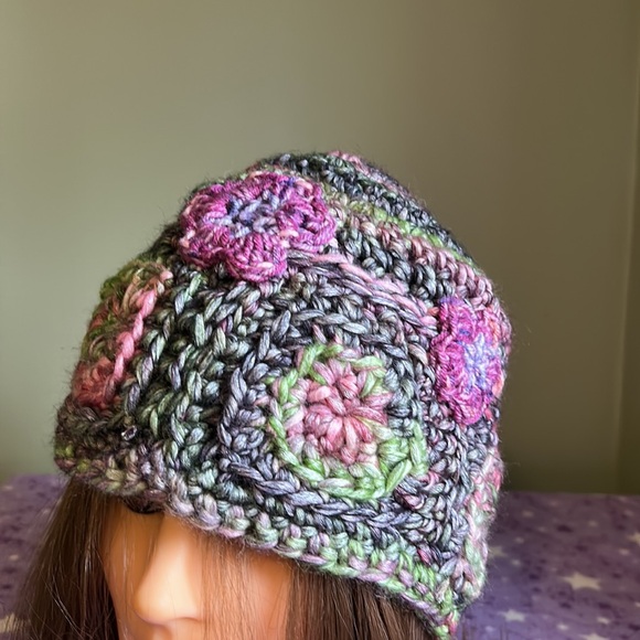 Crochet soft foam satin acrylic yarn large beanie new pretty - Picture 2 of 7